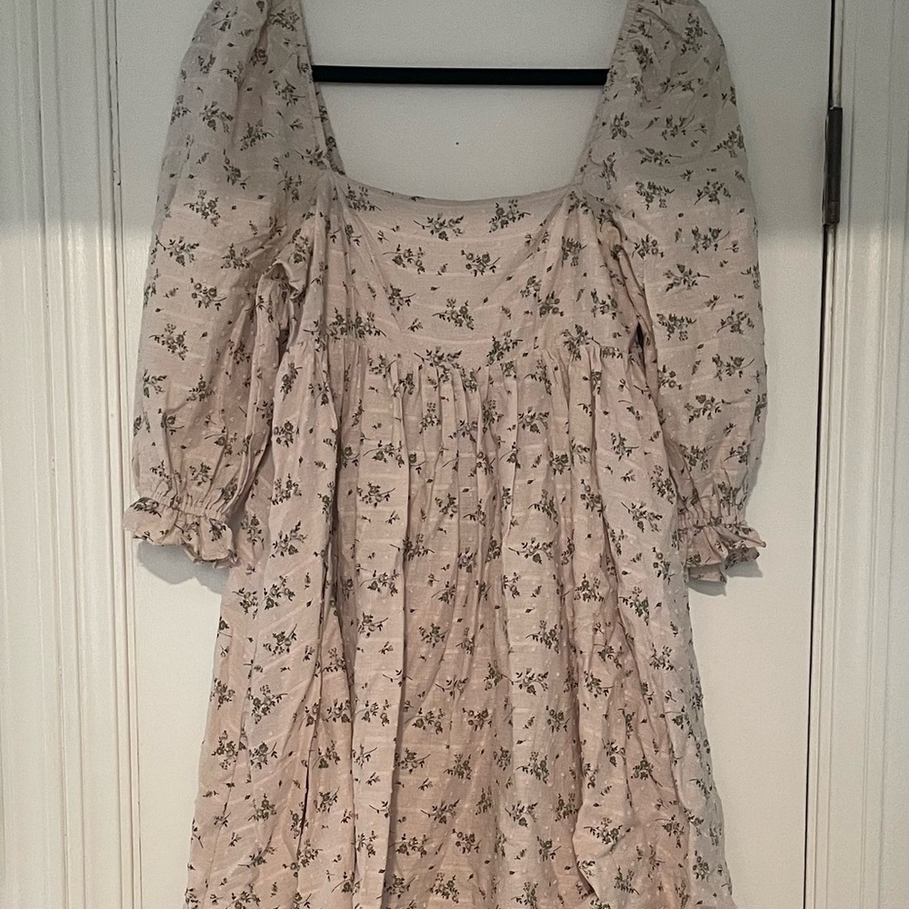 Storia Floral Babydoll Dress in Cream/Light Pink
